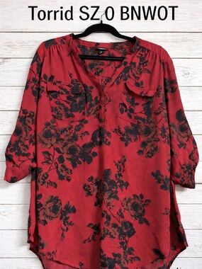 torrid Red Floral V-Neck Button-Front Tunic